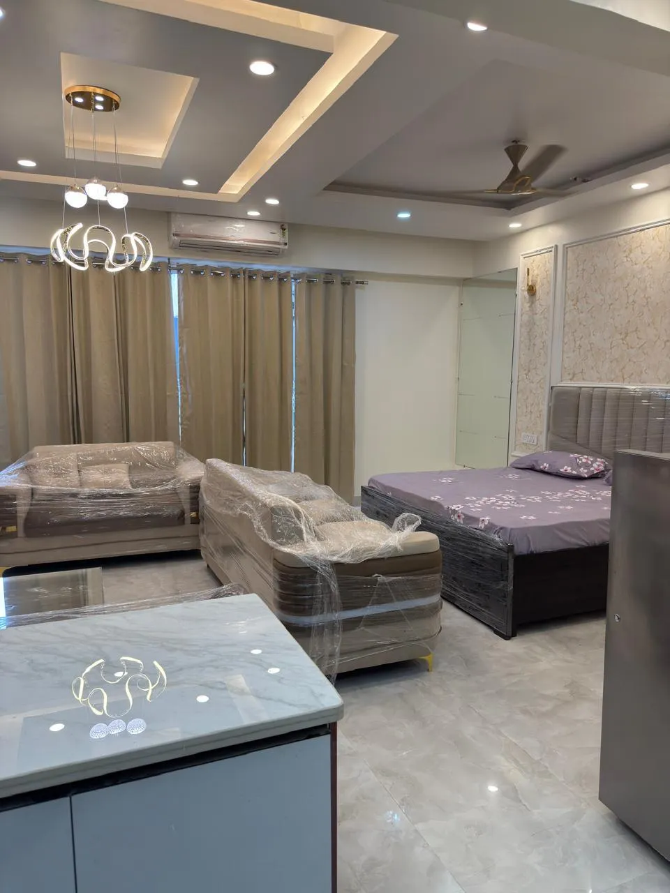Gaur City Center — LPW — Gaur Chowk, Greater Noida West